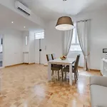 Vantaggio Apartment